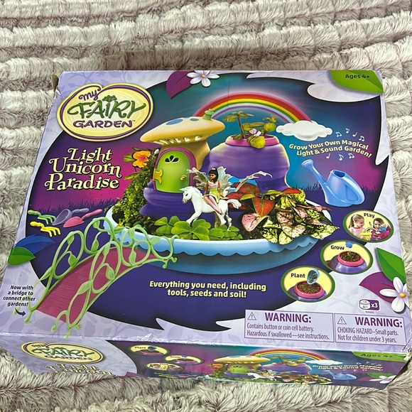 Create your own enchanting fairy garden with this amazing play set - Picture 1 of 3